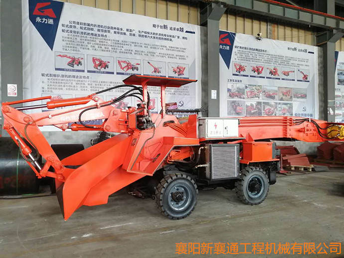 1599612552224046.jpg 輪式扒渣機(jī)-新襄通.jpg